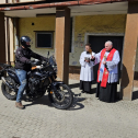 Pred kostolom sv. Ondreja požehnali takmer 250 dopravných prostriedkov