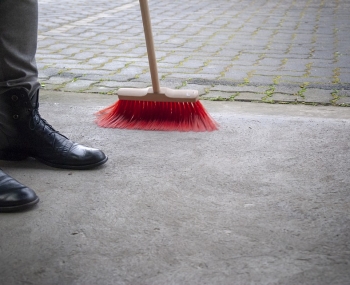 V meste prebieha jarné upratovanie