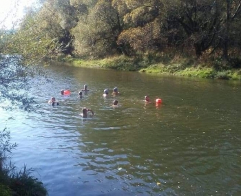 Otužilci z Krásna nad Kysucou si užívali babie leto