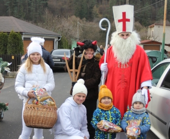 Svätý Mikuláš rozdal stovky sladkých balíčkov