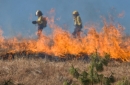 Platí zákaz vypaľovania tráv a zakladania ohňov