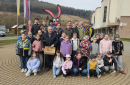 Veľká noc prichádza do Krásna, námestie zdobia aj školáci